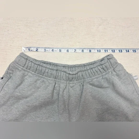Nike Women Gray Sweatpants Small Athleisure Fleece Jogger Gym Workout Streetwear - Picture 5 of 7